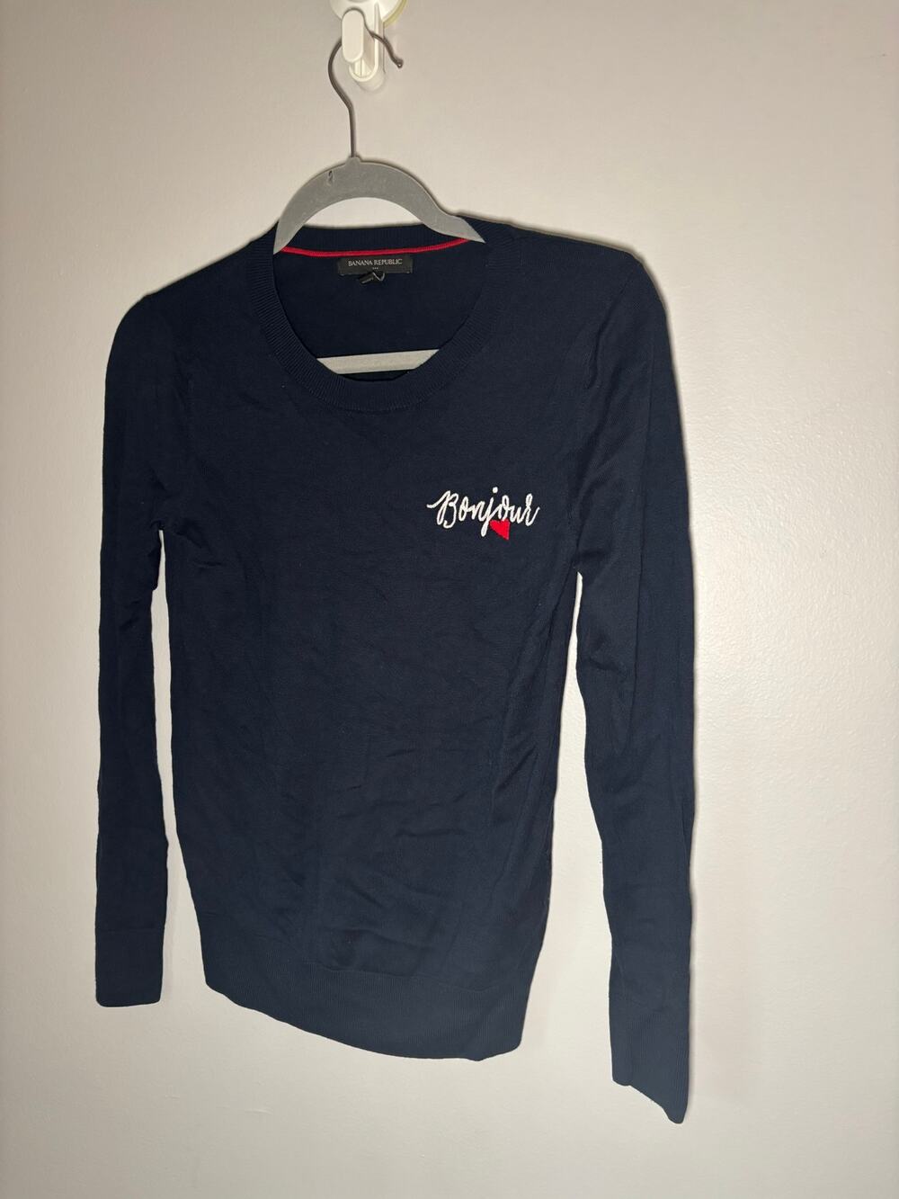 Banana Republic Navy knit crew neck long sleeve embroidered Bonjour heart sweate